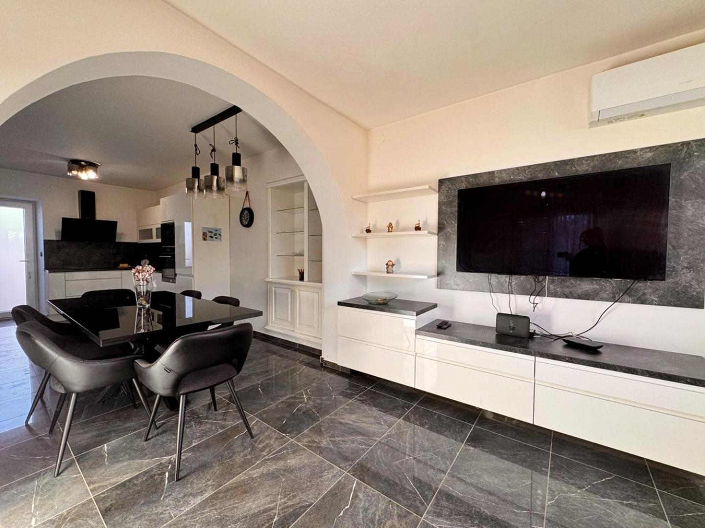 Apartments Katarina Malinska Exteriör bild