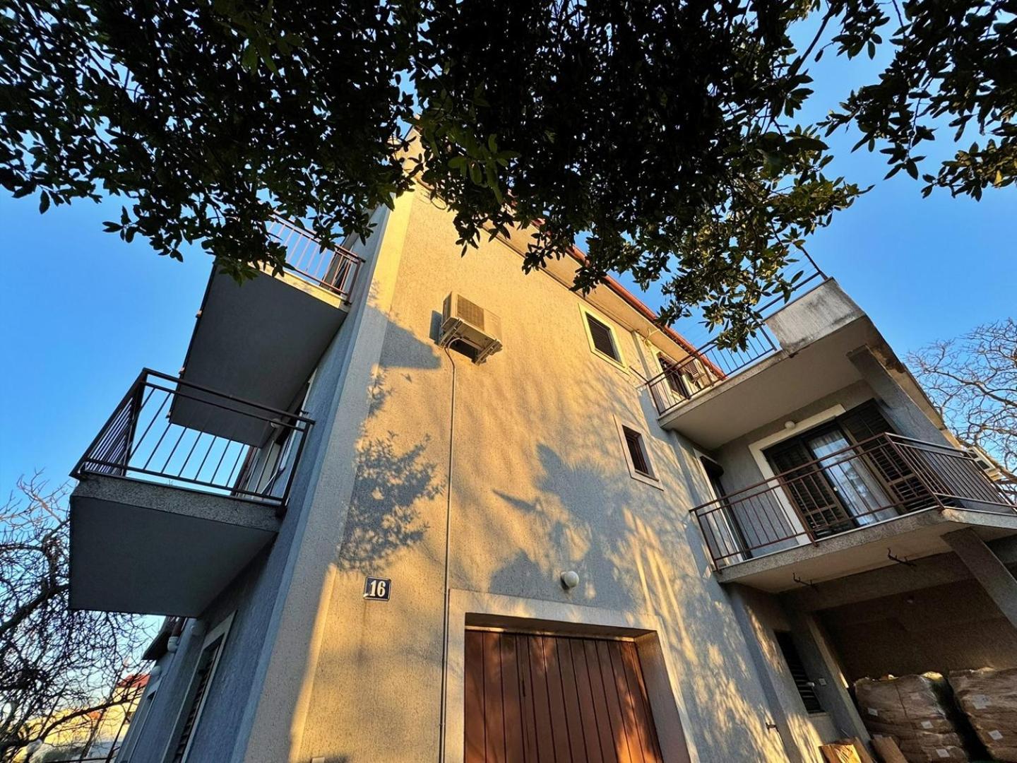 Apartments Katarina Malinska Exteriör bild